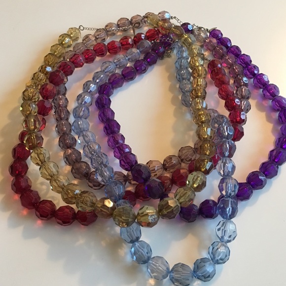 - - Maroon Beaded Necklace - Picture 3 of 4